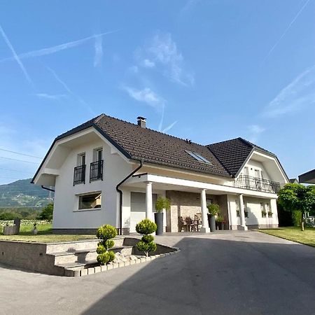 Hisa Helena Villa Kranj Bagian luar foto
