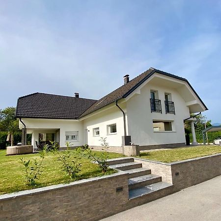 Hisa Helena Villa Kranj Bagian luar foto
